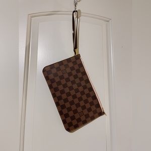 Authentic Louis Vuitton Cluth, Pink Interior, perfect condition!